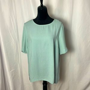 size 18 polyester shell top with short sleeves